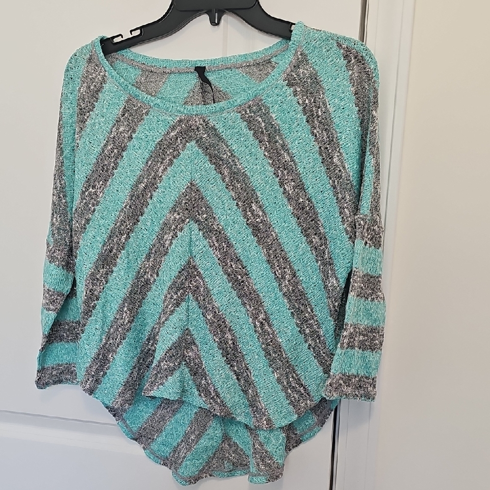Jessica Simpson Teal and Gray Knit Top
